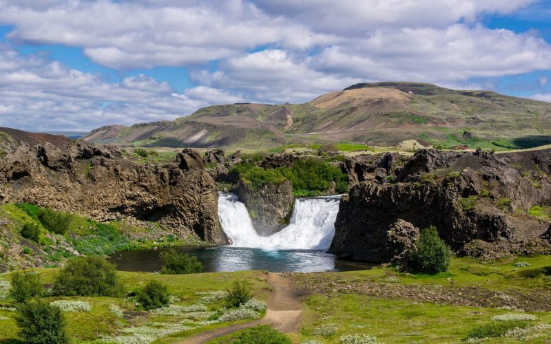 Landmannalaugar Tour Hjalparfoss